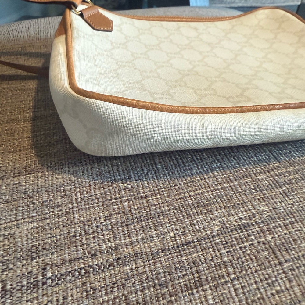 Vintage gucci plus clutch/ wristlet - Picture 3 of 5